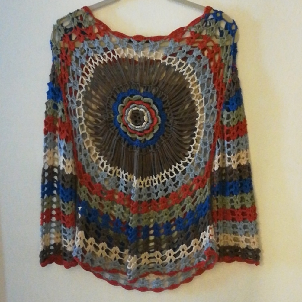 Atmosphere Crochet Top - Picture 2 of 3